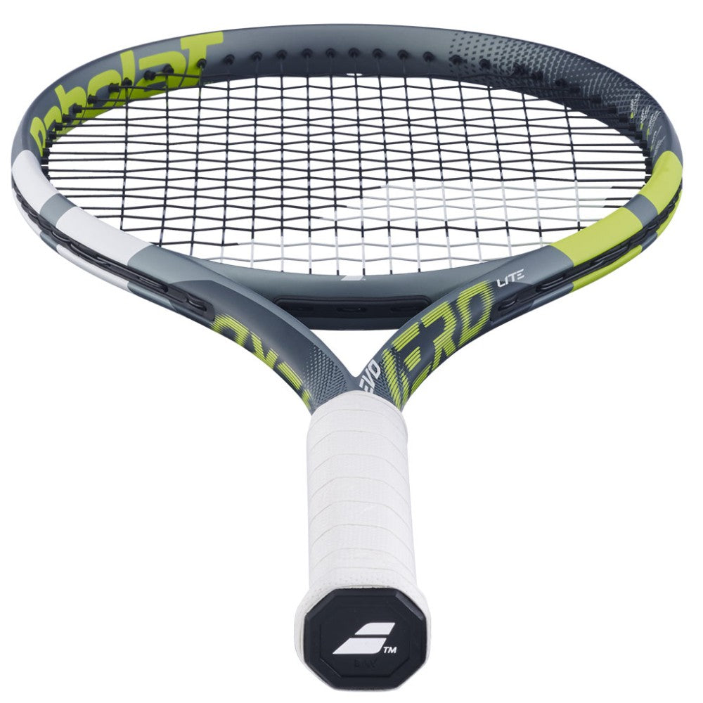 Тенис ракета Babolat EVO Aero Lite GEN2 с аеродинамичен дизайн и удобна дръжка за по-добър контрол и въртене.