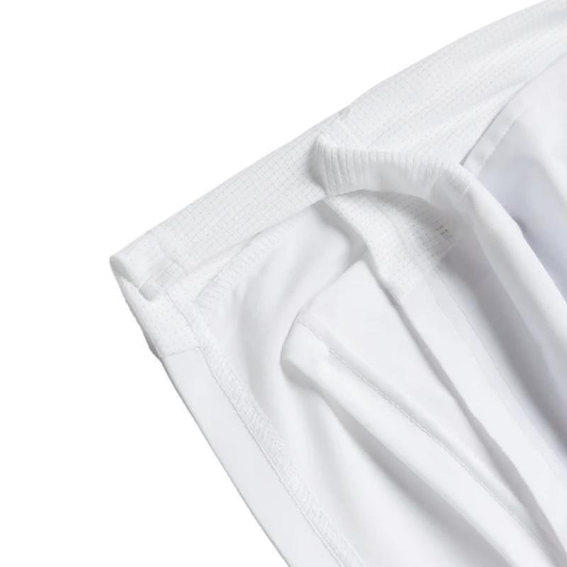 Дамски шорти Yonex YW0047 White – бели шорти 2-в-1 с вътрешен клин за комфорт и свобода на корта.
