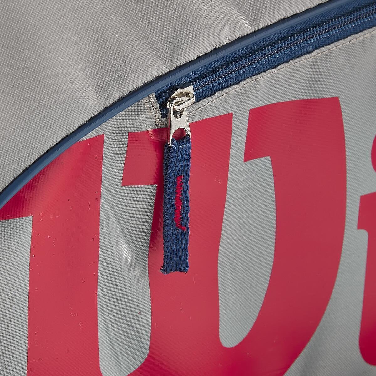 Geantă de tenis pentru copii WILSON JUNIOR - 3 rachete, fermoar detaliat și design Wilson