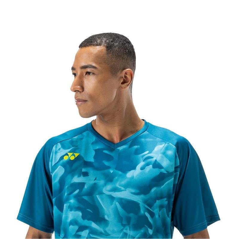 Мъжка тениска Yonex CREW NECK SHIRT Blue Green – лека, дишаща тенис екипировка за комфорт и защита на корта.