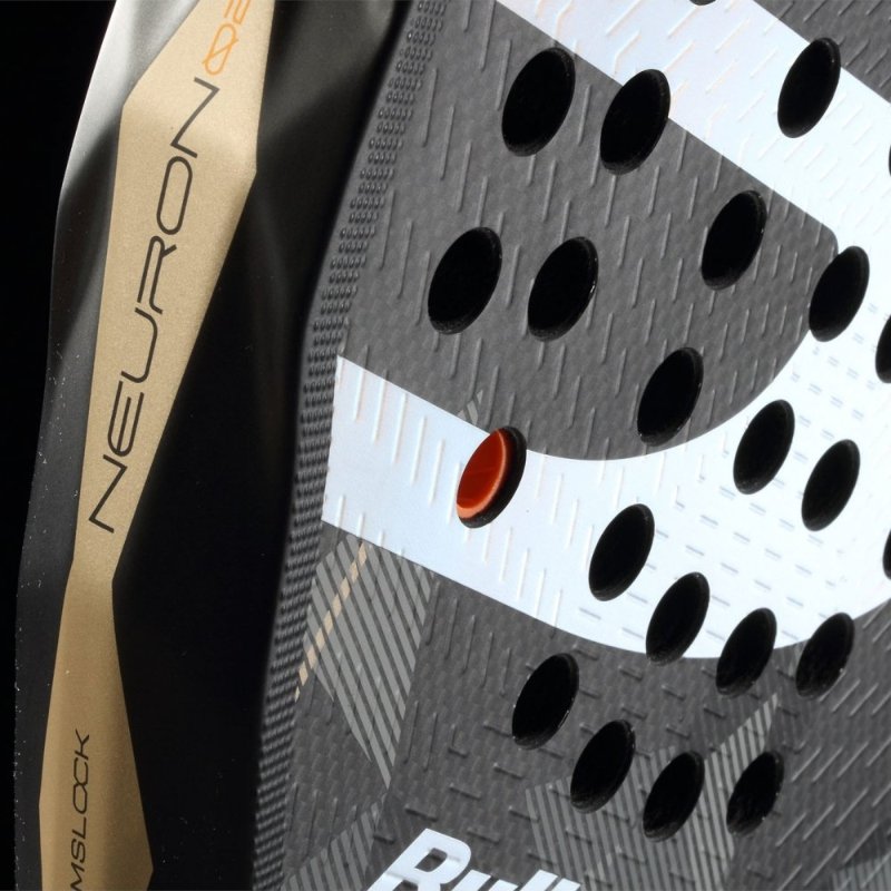 Падел ракета Bullpadel Neuron 02 EDGE с хибридна форма и оптимизиран sweet spot за прецизна игра.