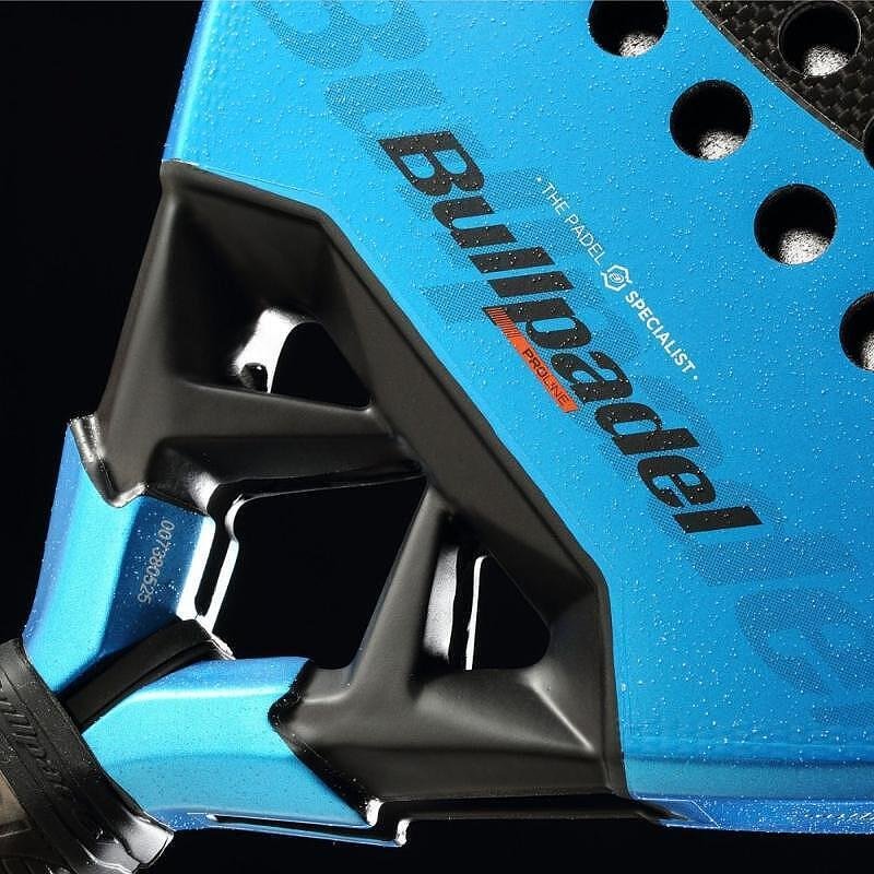 Bullpadel Vertex 05 GEO padel racket – geometric shape, aggressive design and maximum power for professional play