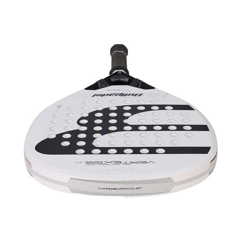 Bullpadel Vertex Jr Boy 26 padel racket with a diamond shape, Polyglass face, Evalastic core, and CarbonTube carbon frame, designed for advanced young players.