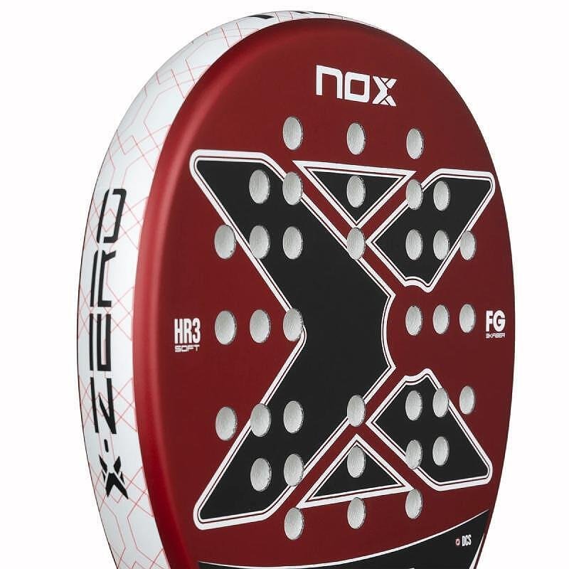 X-Zero padel racket – lightweight, comfortable and easy to control, suitable for beginner and intermediate players.