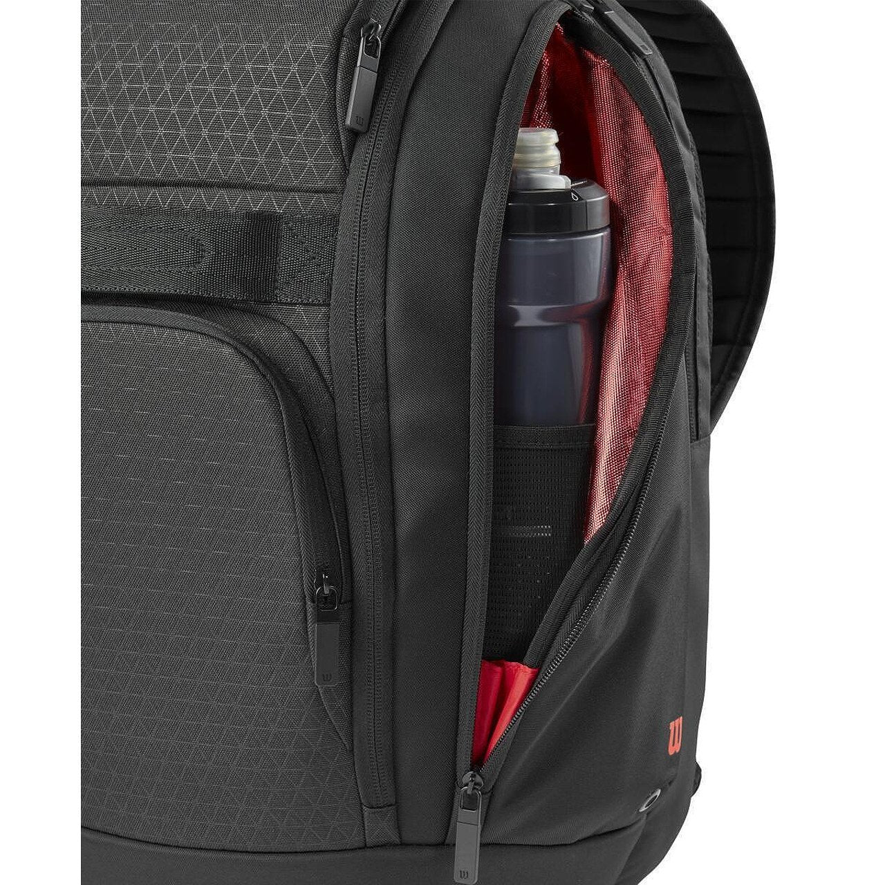 Wilson Clash V3 backpack with Thermoguard compartment and bottle pocket, stylish tennis backpack for training and tours
