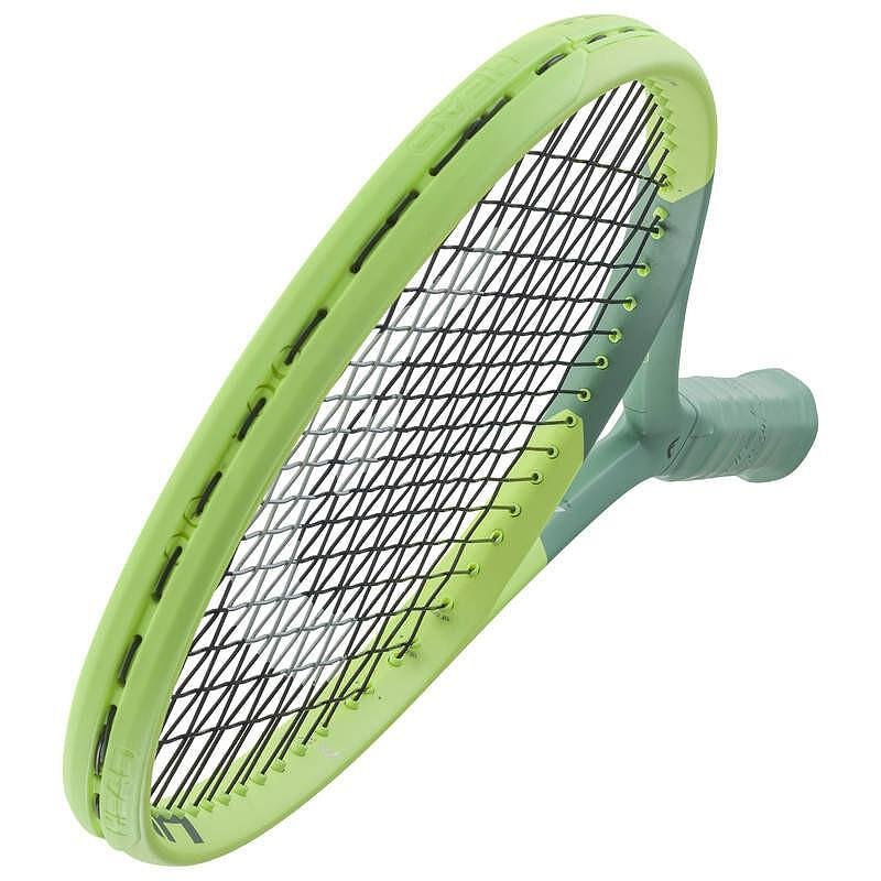 HEAD Extreme MP tennis racket for extreme spin, power and precise feel on impact
