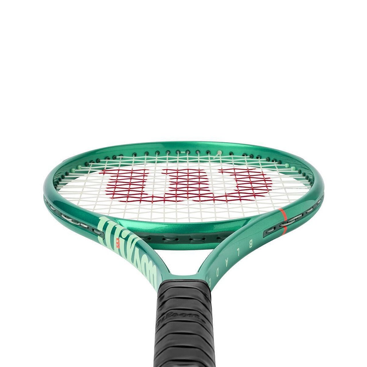 Wilson Blade 101 Team V10 tennis racket – a lightweight, stable and comfortable Wilson Blade tennis racket for control and maneuverability