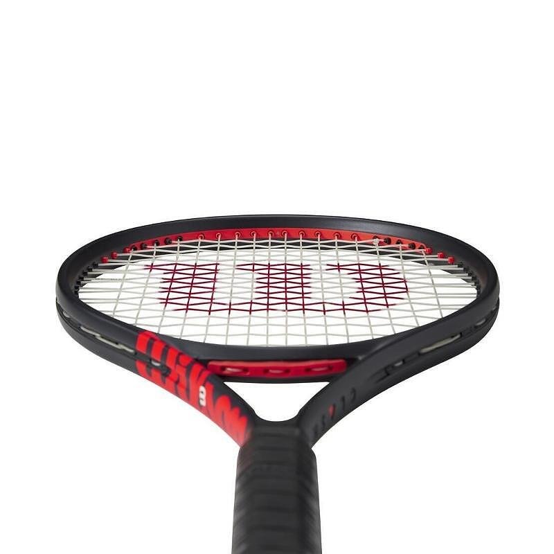 Wilson Clash 100 V3 tennis racket - a powerful and comfortable Wilson tennis racket for control, stability and comfort