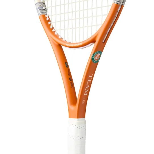 Tennis racket Wilson Roland Garros 2026 Team 102 – ultra-light Wilson tennis racket for beginners with a larger sweetspot.