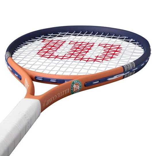Wilson Roland Garros Elite 26 tennis racket for juniors, a lightweight 26-inch racket with control and Roland-Garros style