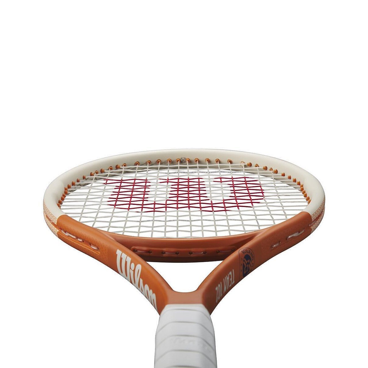 Тенис ракета Wilson Roland-Garros Team 102 2025 – лека Wilson ракета за тенис с елегантен дизайн Roland Garros.