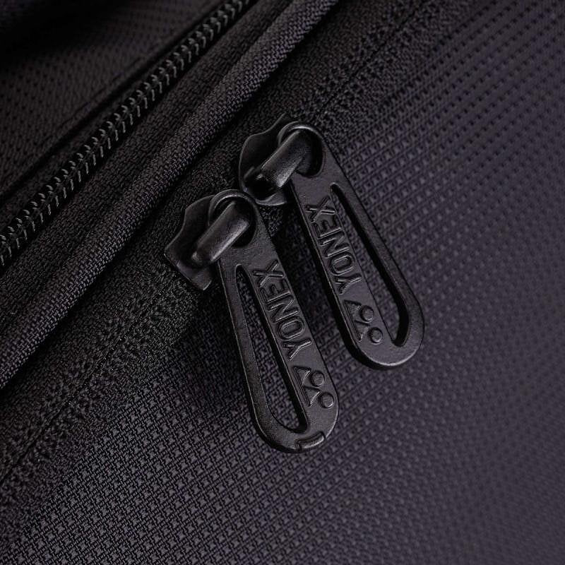 YONEX PRO BAG Thermal Bag Black - 6 racquets, black Yonex tennis bag with zippers for reliable equipment storage