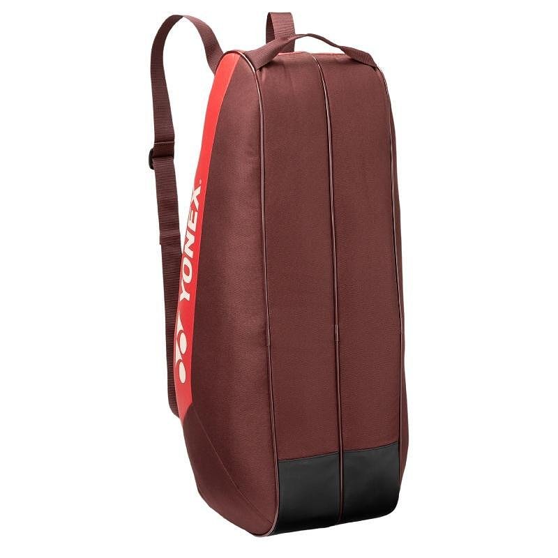Термобег YONEX TEAM Ruby Red - 6 ракети – стилен тенис сак Yonex с отделение за 6 ракети и маратонки.