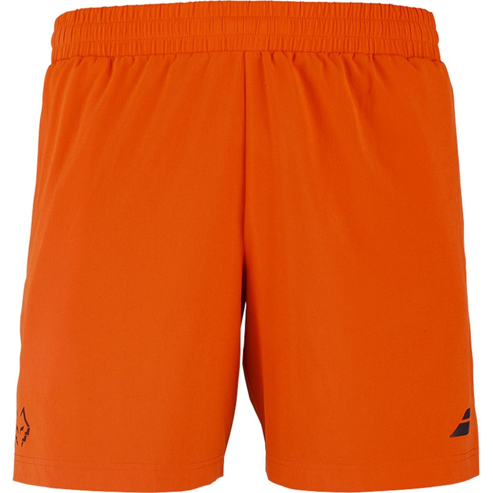 Мъжки шорти BABOLAT LEBRON RED ORANGE за играчи, които търсят отличен комфорт и свобода на движение по време на всеки мач. Изработени от 86% рециклиран полиестер и 14% еластан. Оранжев цвят