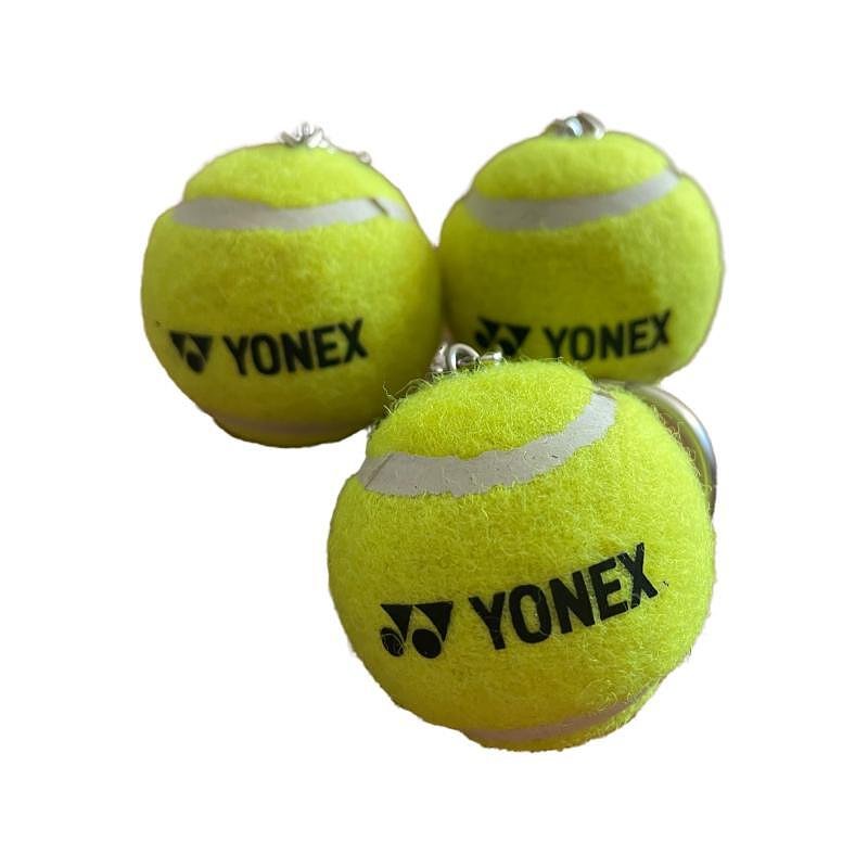 Yonex ACKEYB4 keychain with a Yonex tennis ball – a stylish gift for yonex fans, tennis rackets and tennis equipment.