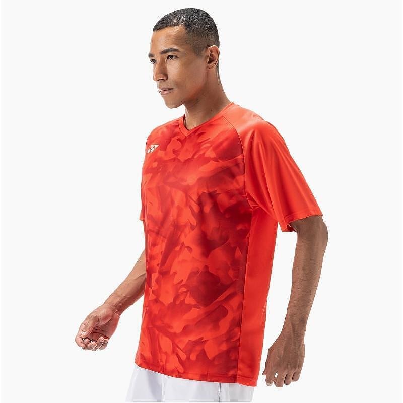 Мъжка тениска Yonex 2025 CREW NECK SHIRT Pearl Red за тенис и падел, дишаща и удобна спортна тениска.