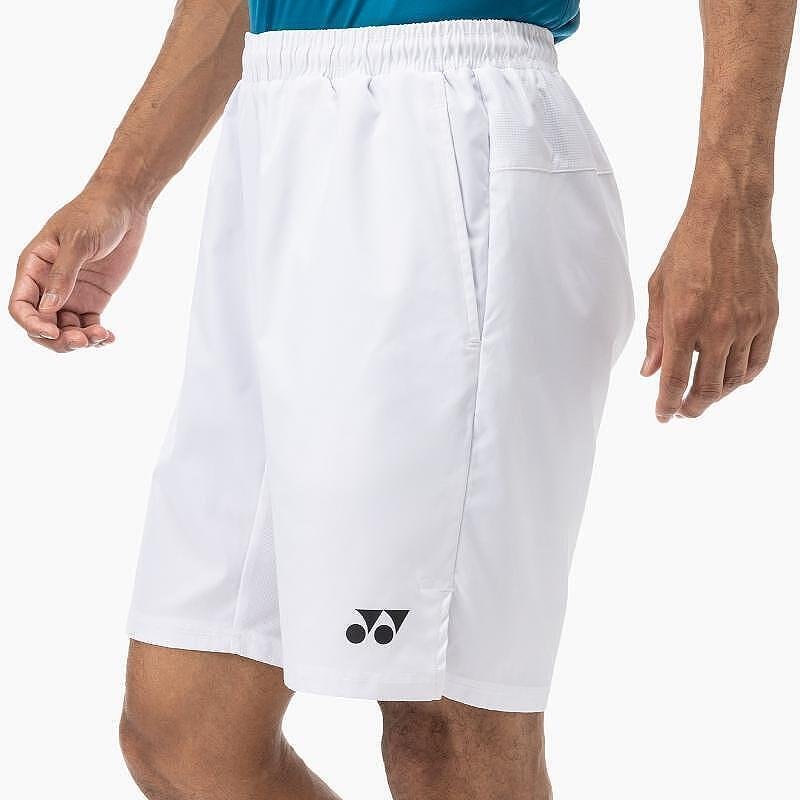 Мъжки къси гащи Yonex YM0036 White – бели тенис шорти с комфорт, UV защита и бързосъхнеща материя.