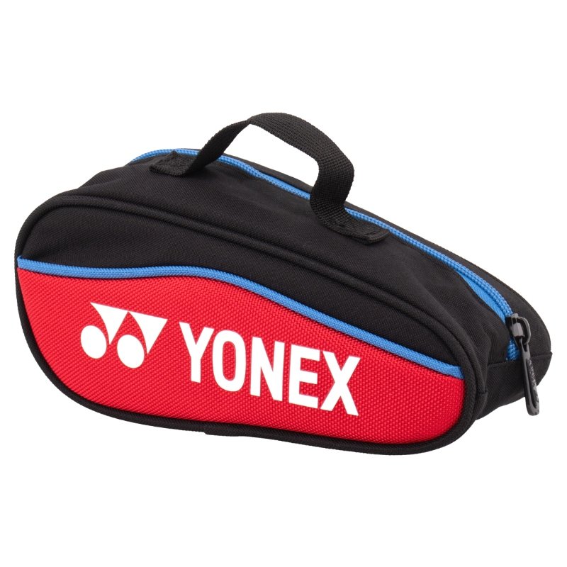 Моливник Yonex Red/Black, стилен и практичен аксесоар за училище и спорт, изработен от издръжлив текстилен материал.