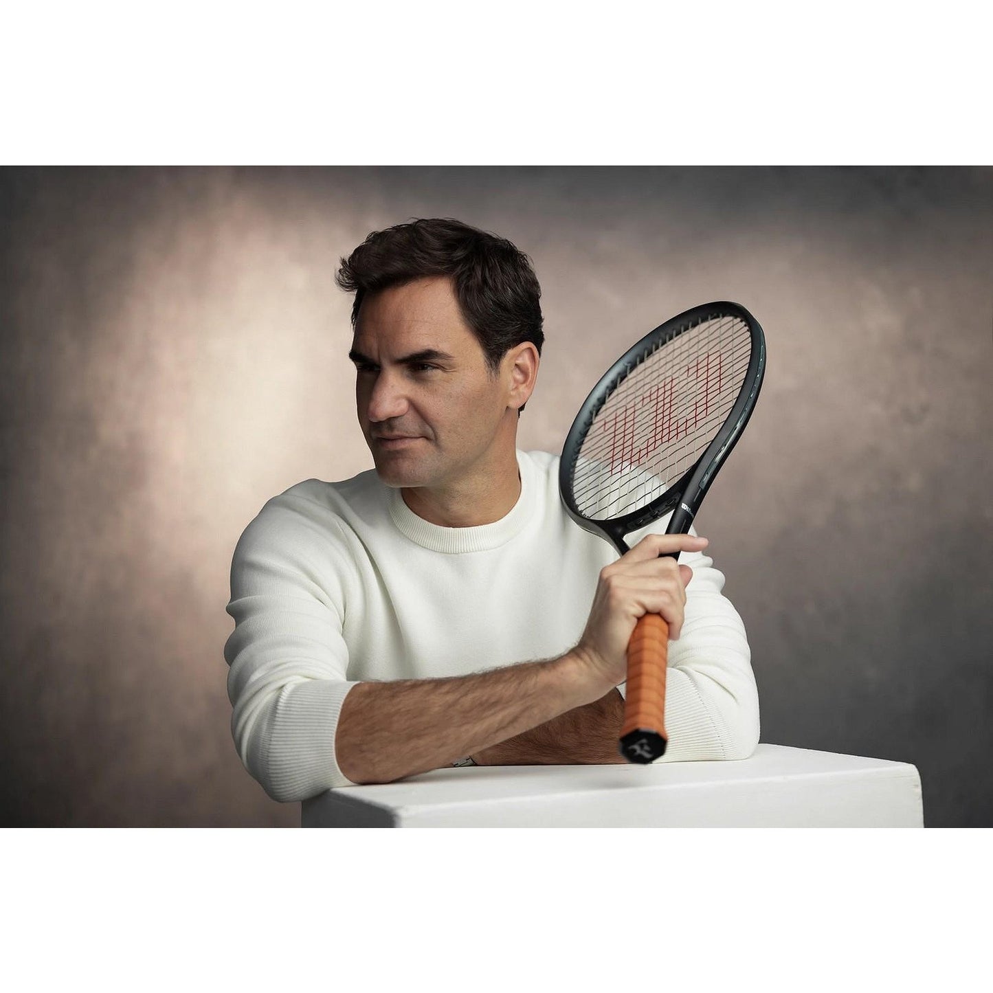 Роджър Федерер с Wilson ракета и Основен грип Wilson RF Roger Federer Premium Leather – естествена кожа и RF лого