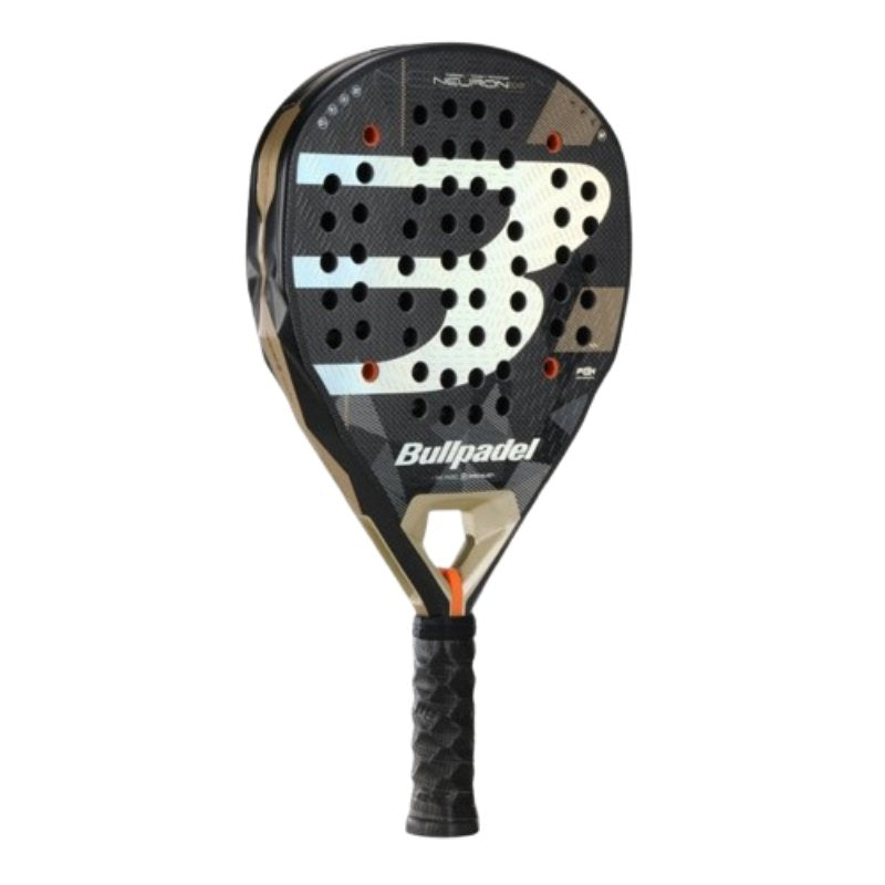 Падел ракета Bullpadel Neuron 02, универсална ракета с хибридна форма и Xtend Carbon 3K повърхност.