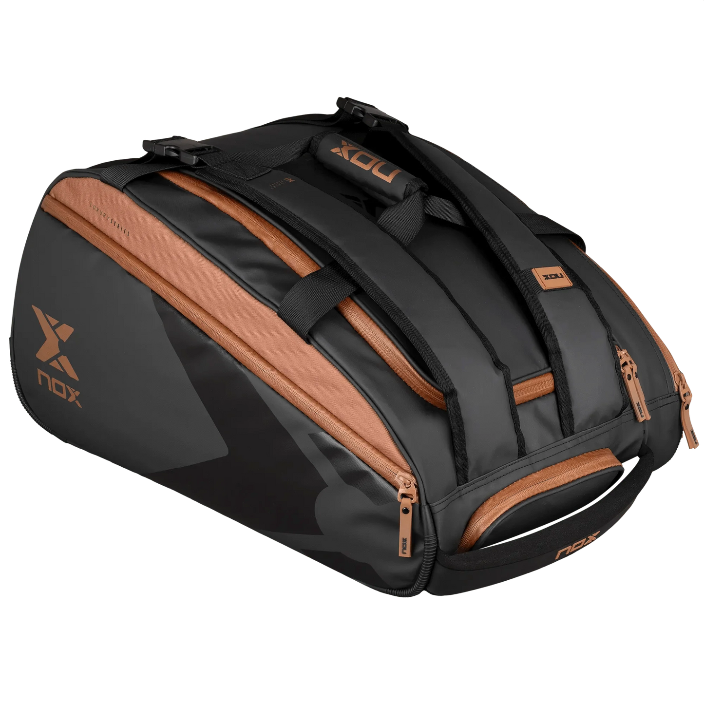 Geantă de padel NOX LUXURY în negru și maro - geantă sport cu compartiment termoizolat, compartimente pentru pantofi și accesorii, design elegant și durabil.