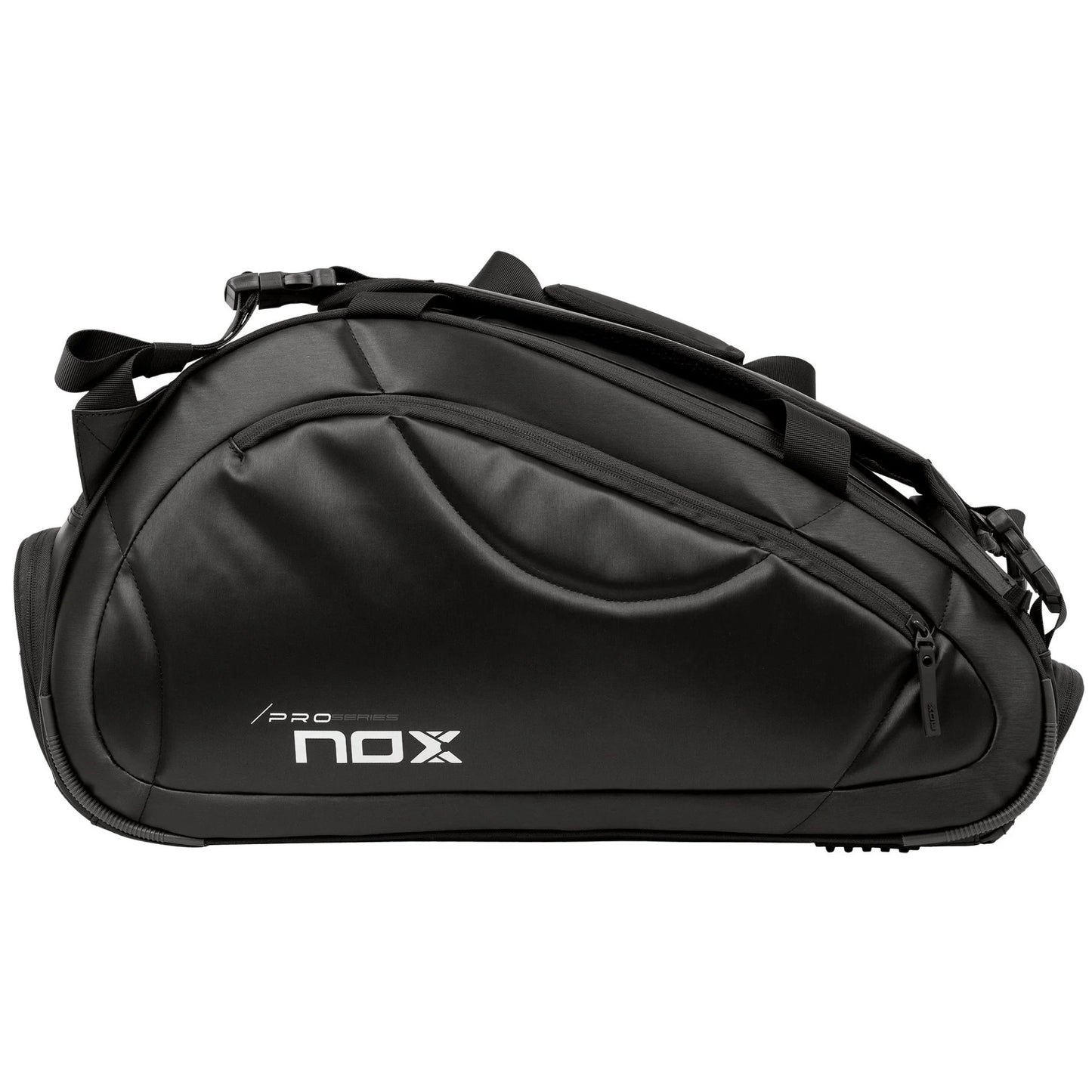 geantă de padel NOX Pro Series Black – geantă sport elegantă în culoare camel, cu compartiment termo, compartiment pentru pantofi și spațiu pentru până la 3 rachete de padel.