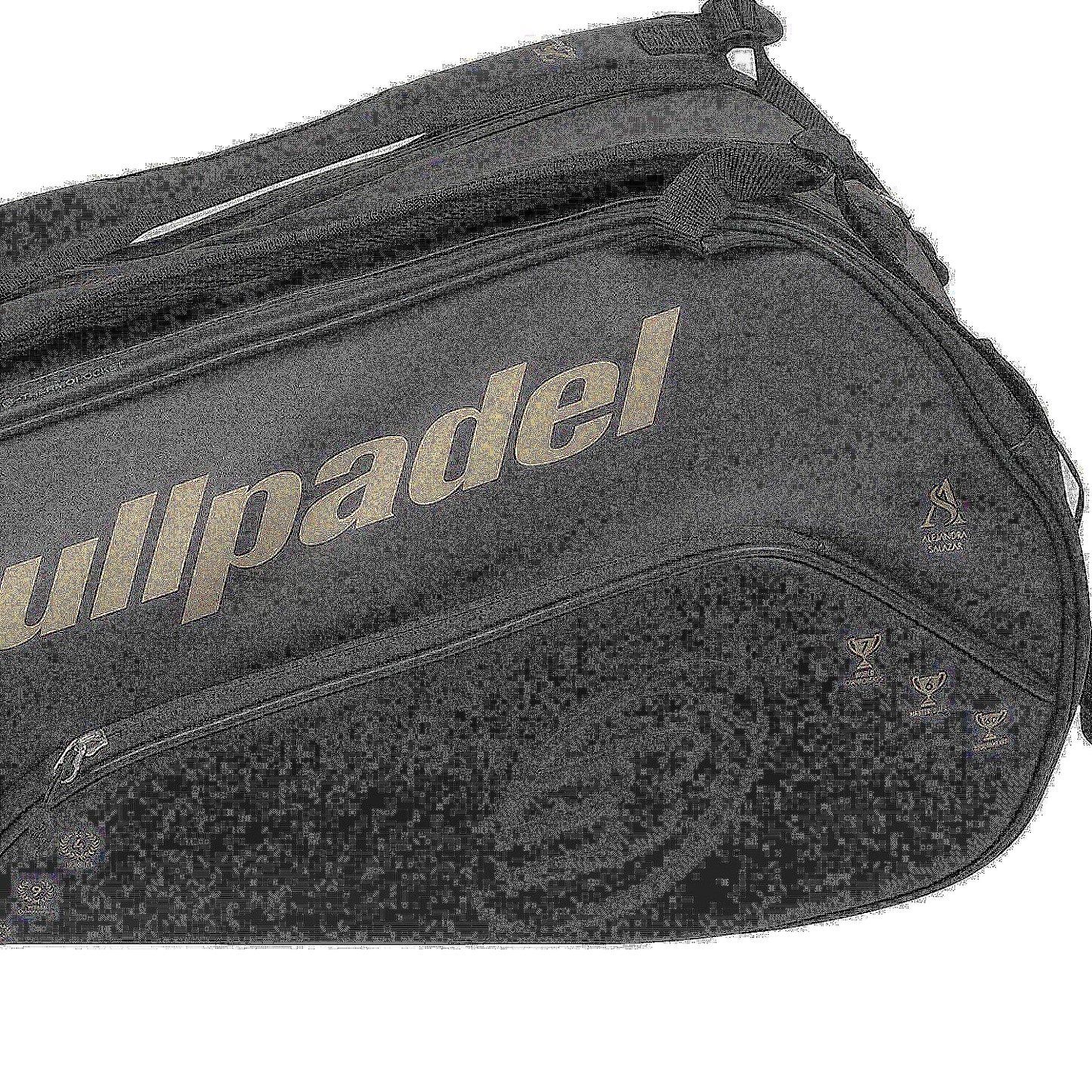 Раница за падел Bullpadel Flow Legend в черен цвят, с термоизолирани отделения за ракети, страничен джоб за обувки и подпис на Alejandra Salazar