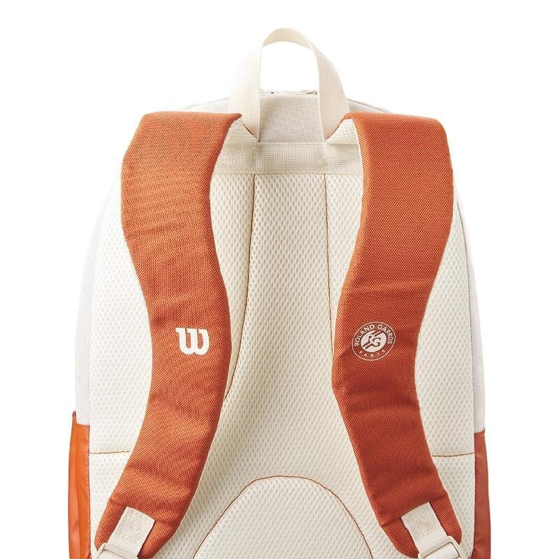 Wilson Team Roland Garros backpack with an elegant design, spacious and with room for up to two rackets, ideal tennis gear and tennis bags.