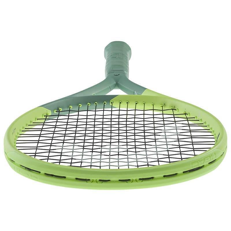 HEAD Extreme MP tennis racket with extreme spin, Auxetic technology and power for aggressive play.