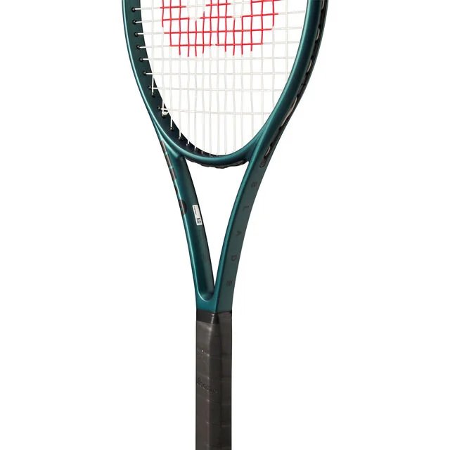 Wilson Blade 100L V9 tennis racket - a lightweight and maneuverable Wilson tennis racket for control, stability and feel