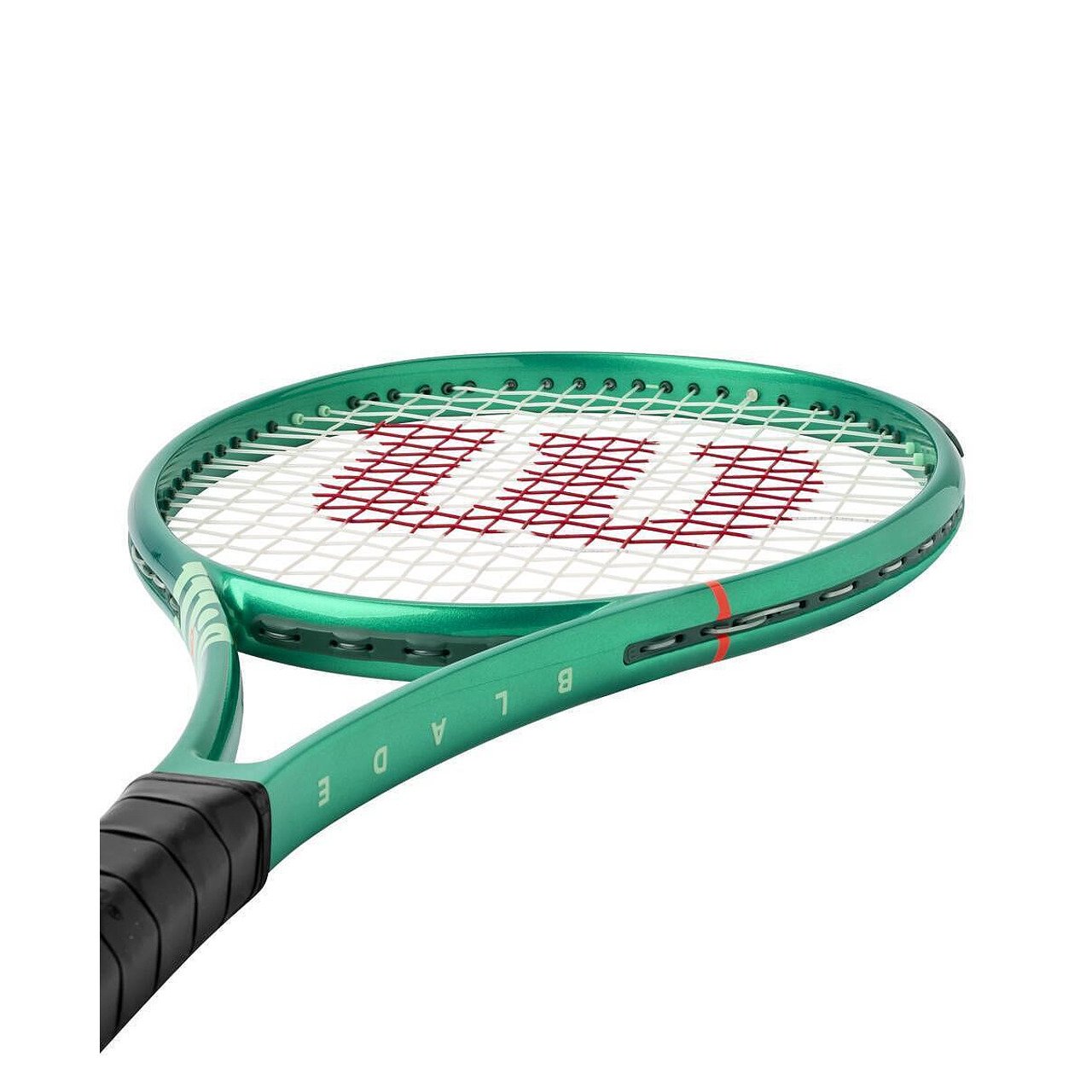 Wilson Blade 101 Team V10 tennis racket - a lightweight and stable Wilson tennis racket for control, comfort and maneuverability