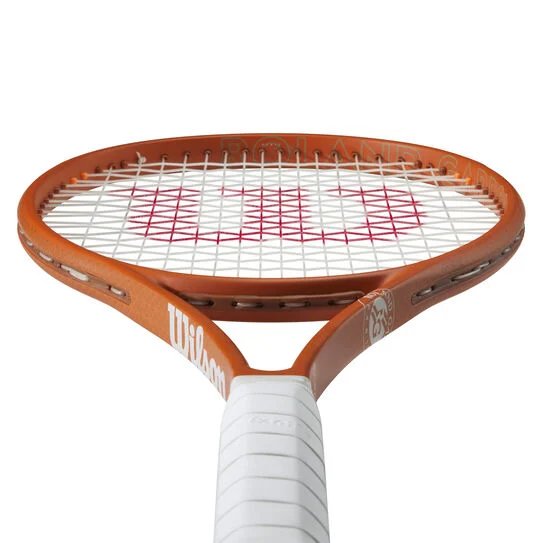 Wilson Blade 98 V9.0 16X19 RG tennis racket – a precise tournament Wilson Blade racket for control and stability.