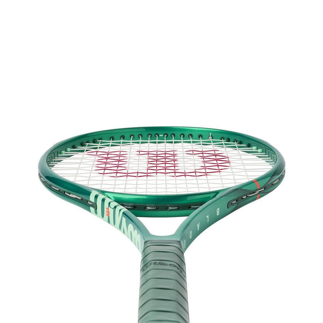 Тенис ракета Wilson Blade 104 V10 – Wilson Blade за контрол, мощност и по-голям sweet spot.