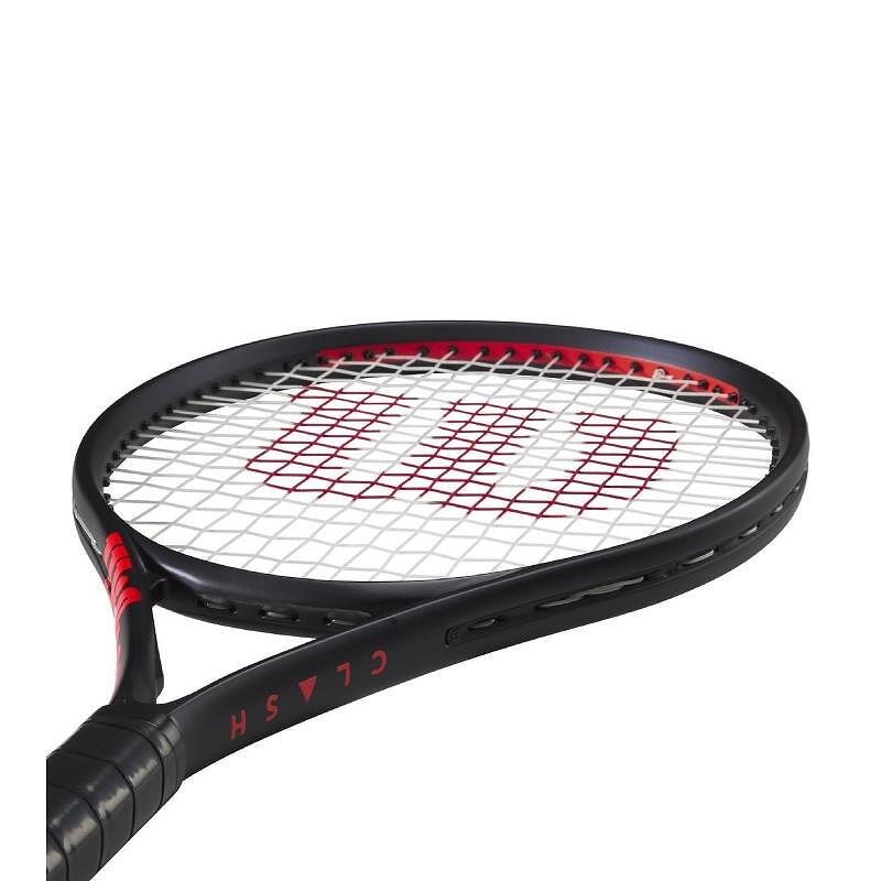 Rachetă de tenis Wilson Clash 25 V3.0 pentru juniori, ușoară, neagră cu accente roșii și tehnologie SI3D
