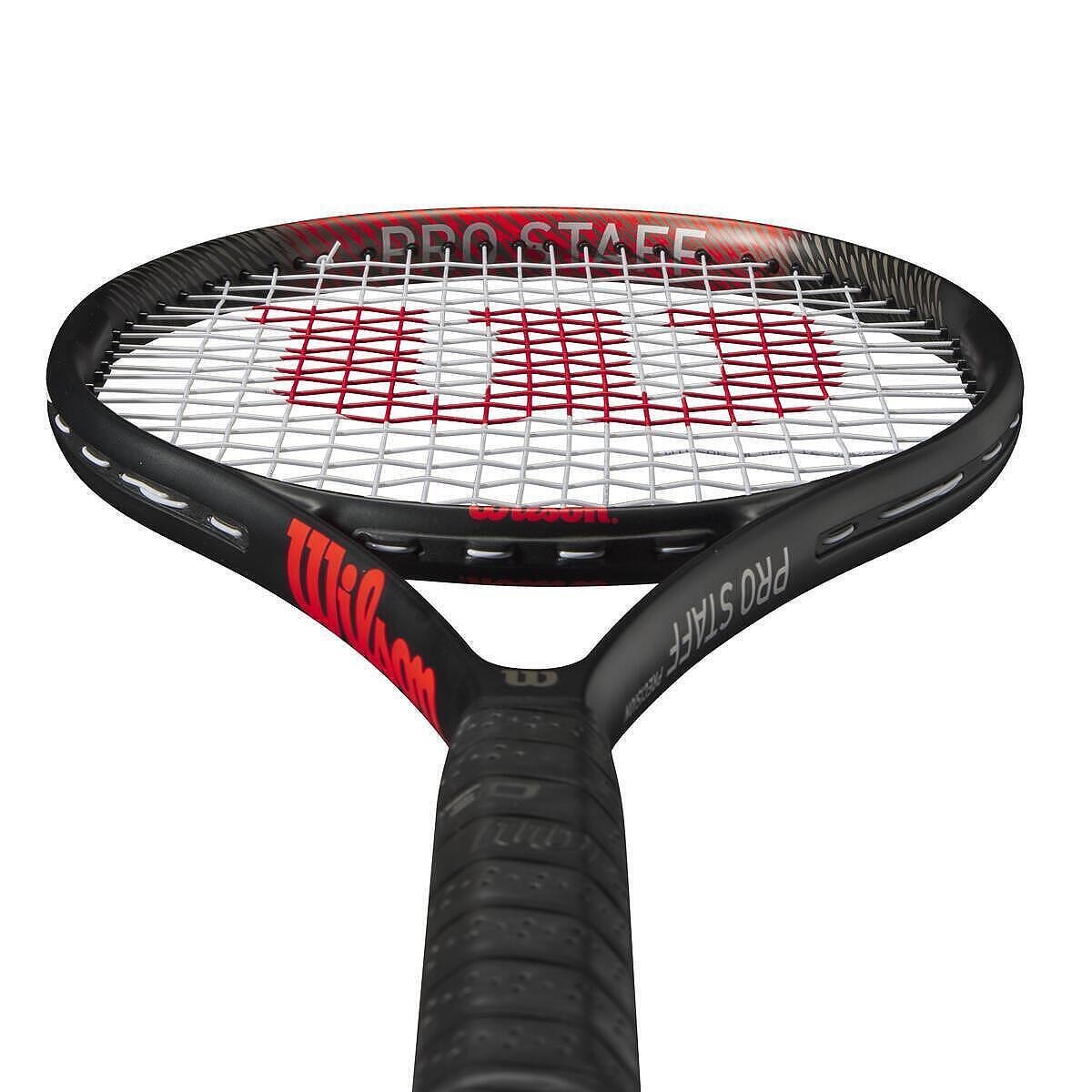 Тенис ракета Wilson Pro Staff Precision 103 - лека, маневрена ракета с графитна рамка и голяма идеална точка на удара
