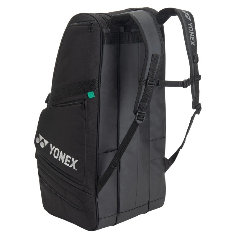 Термобег Yonex Gearlogic Black - 9 ракети с три отделения и ергономичен дизайн за удобство при носене.