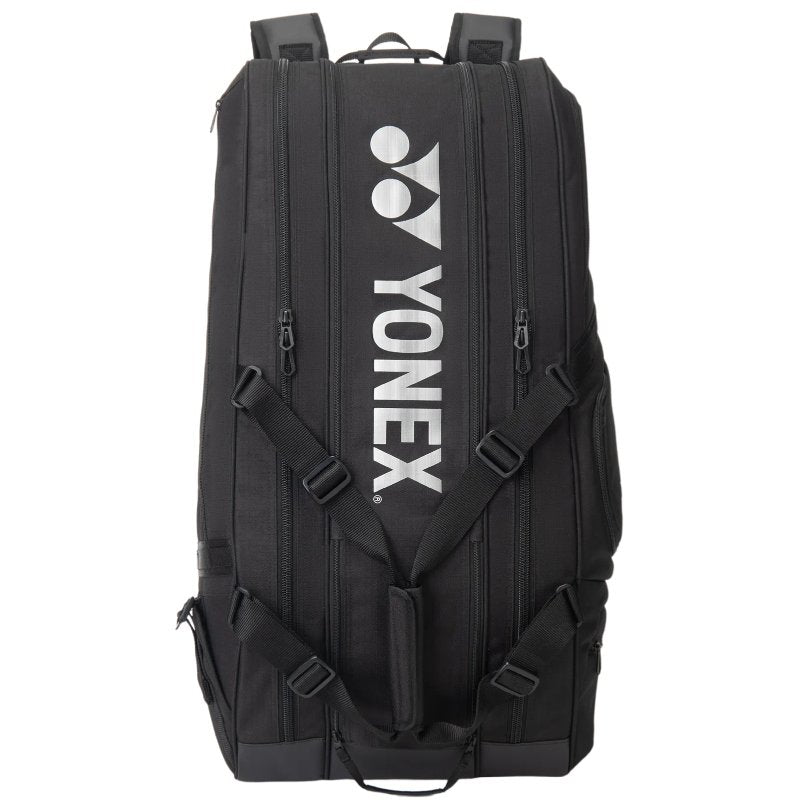 Термобег Yonex Gearlogic Black - 9 ракети с голям капацитет и термоизолация за защита на екипировката.